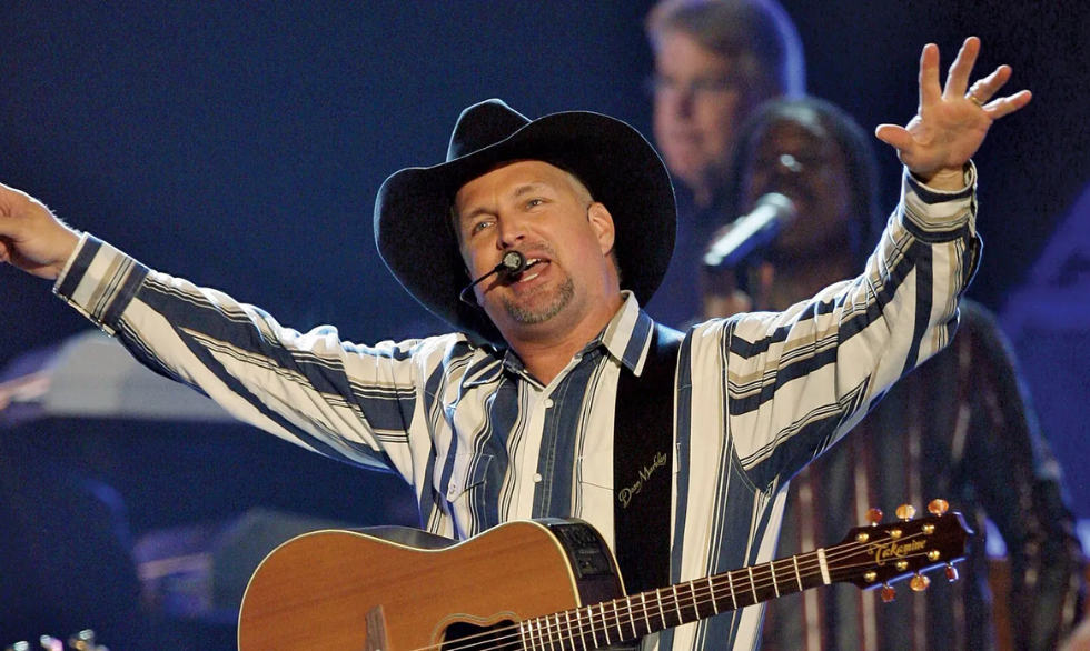 August's father is Garth Brooks